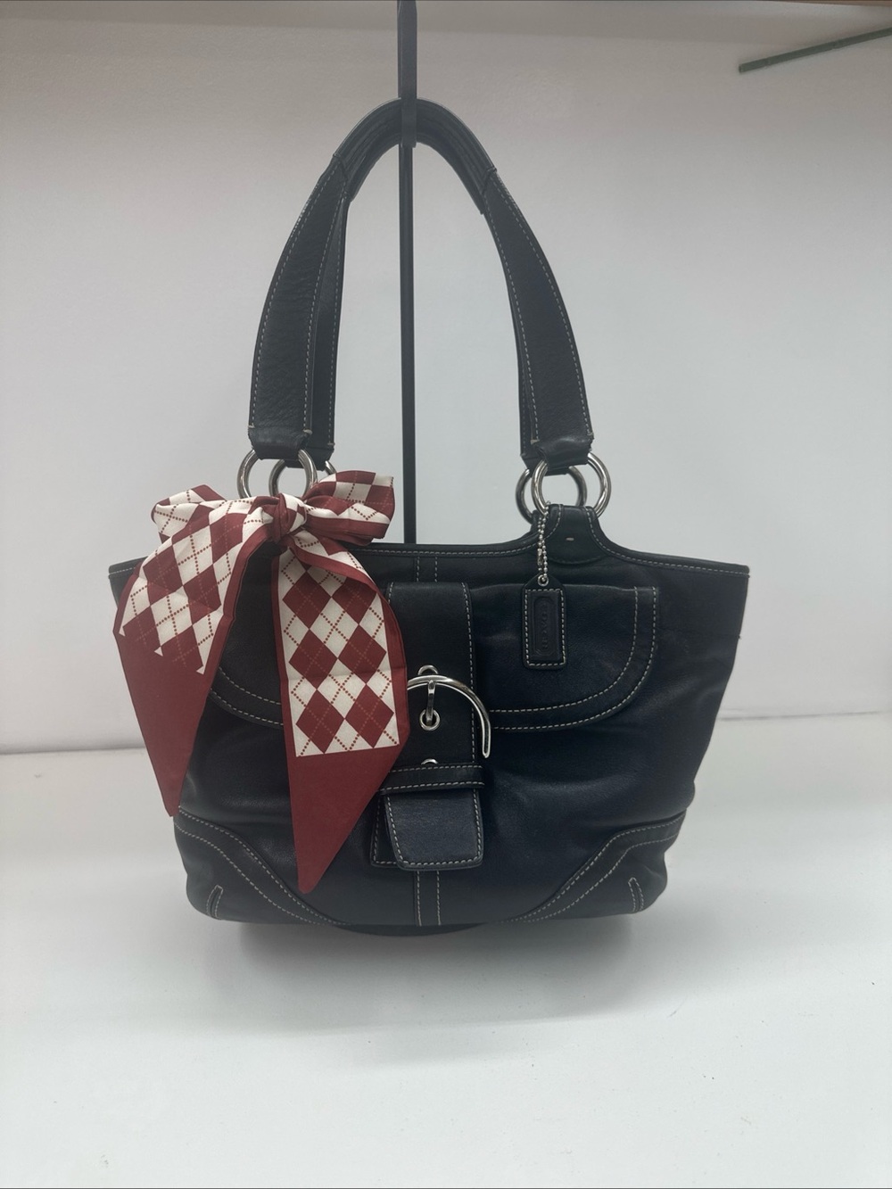 Coach Shoulder Bag Purse Black Leather Top Zip NoFO43-9637 Two Handles Pockets